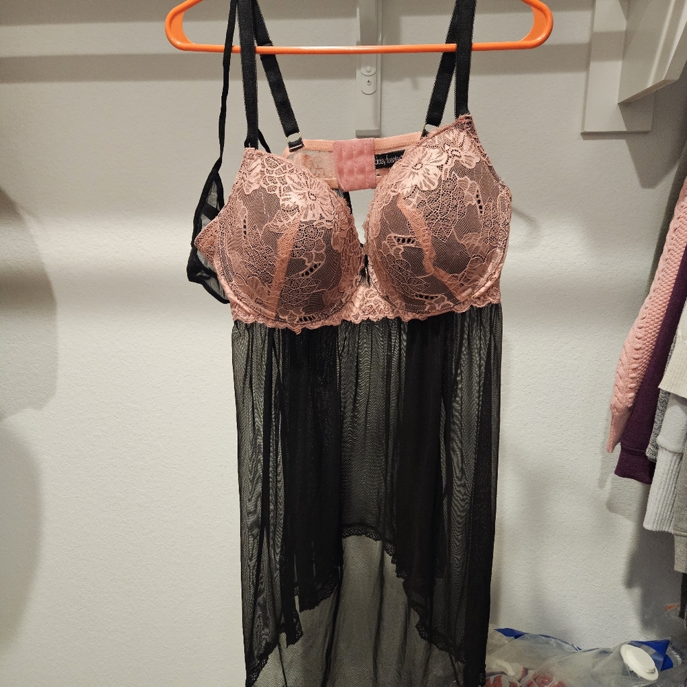 LIKE NEW Daisy Fuentes Babydoll